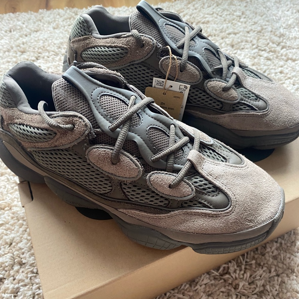 adidas yeezy 500 clay brown - men’s size 10